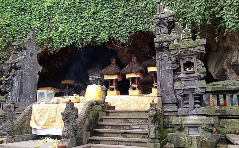 Pura Goa Lawah