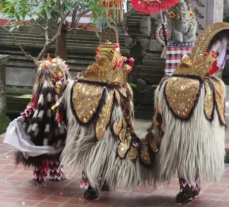 Tari Barong Bali